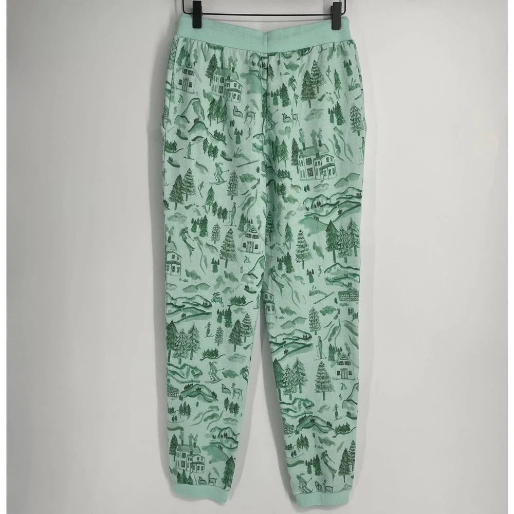 Hill House Teddy Jogger Sweatpants in Ski Chalet Print Green - Picture 2 of 8